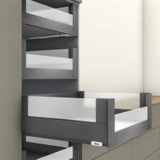 MERIVOBOX přední díl s drážkou pro vnitřní zásuvku/vnitřní výsuv s předním zásuvným prvkem, do KB=1200mm, ke zkrácení, Orion šedá- mat - zv4.1042nnog-m_01.jpg