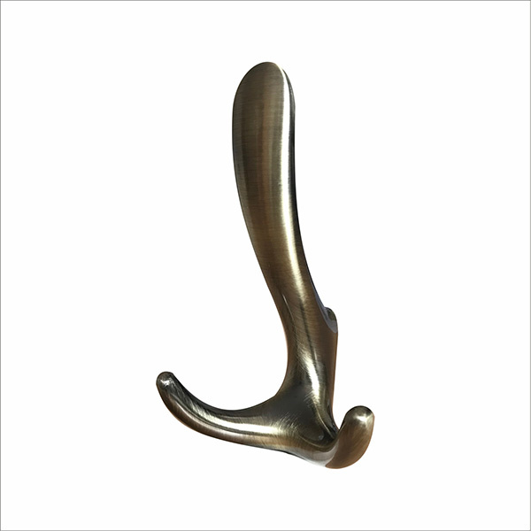 Věšák Lucas - matná broušená staromosaz - 88335.jpg